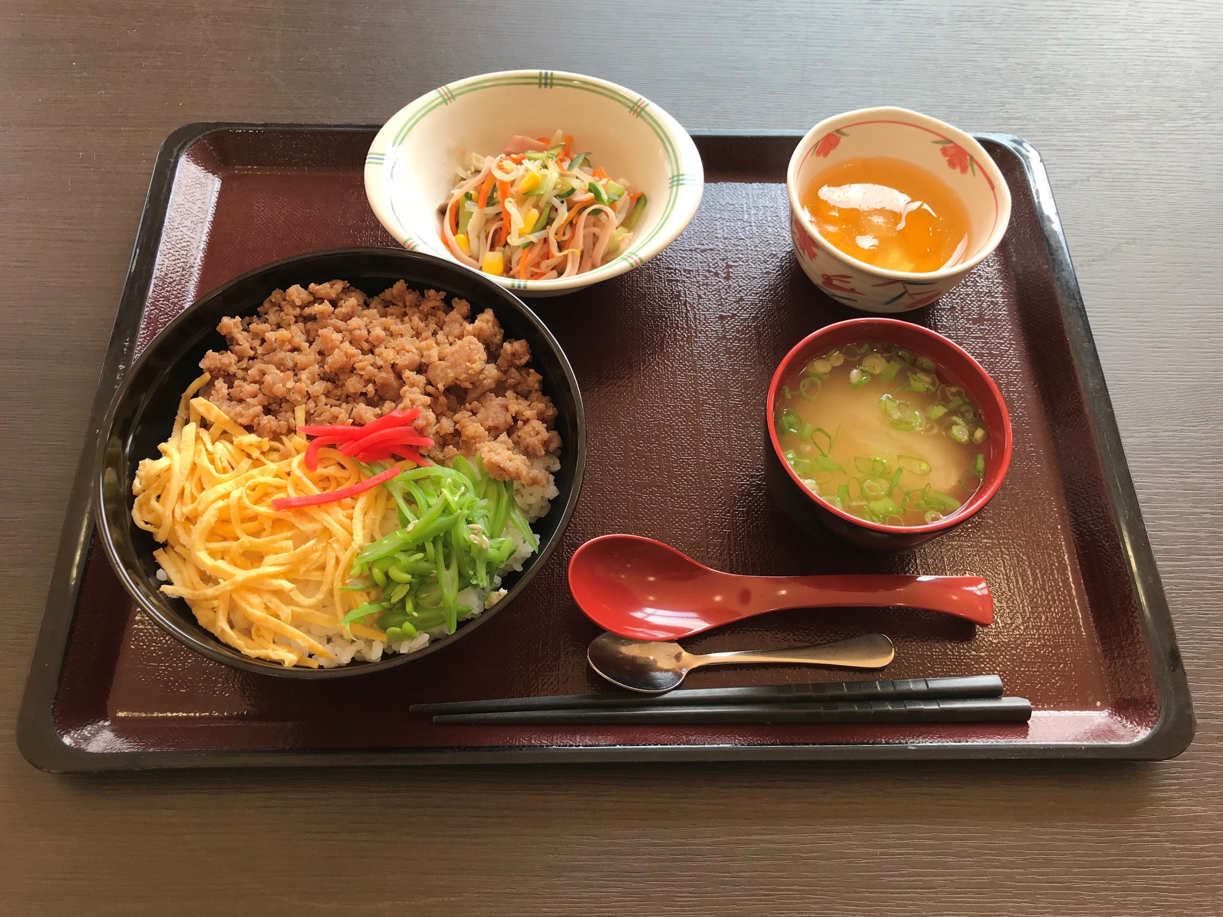 昼食例(三色丼ぶり)